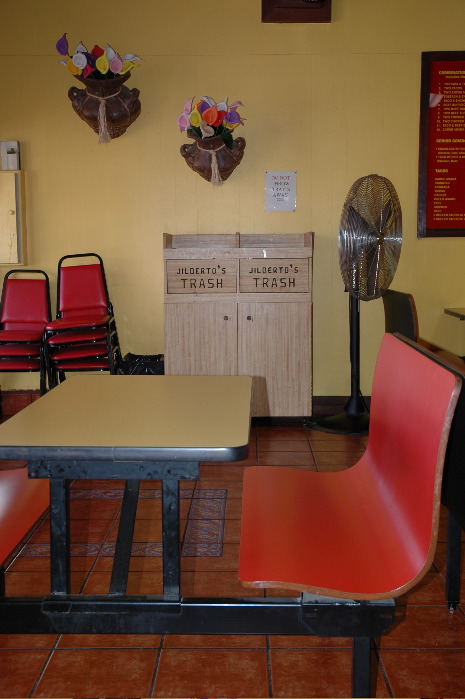 20040606-0616 Jilbertos trash