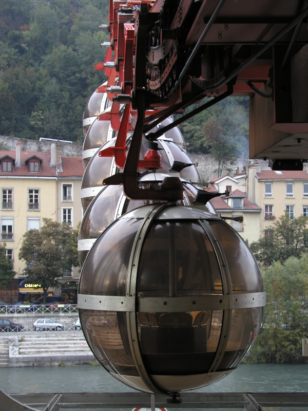 Telepherique Grenoble Bastille
