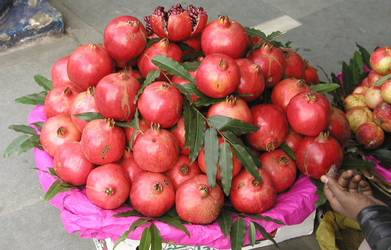 P1034002 Pomegranats, Connaught Place