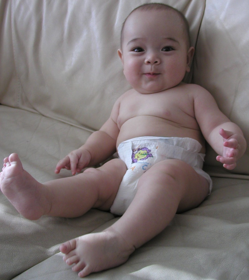 p1230343 Kyle half naked on couch