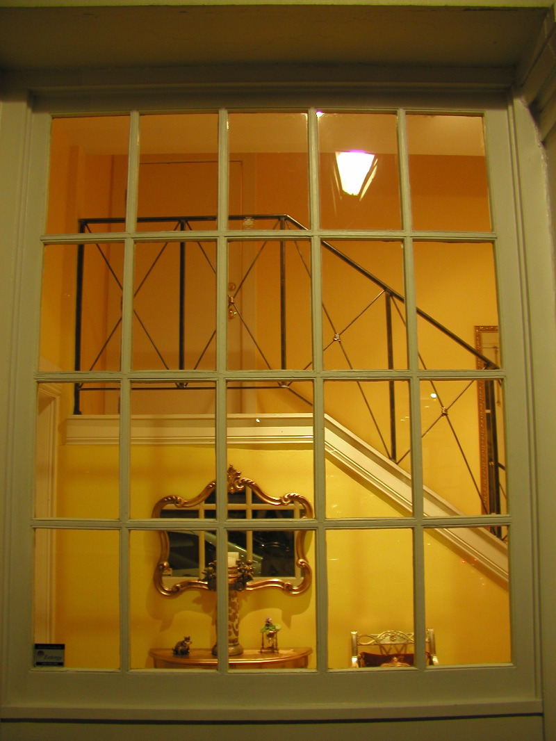 P6080340 Yellow Hallway