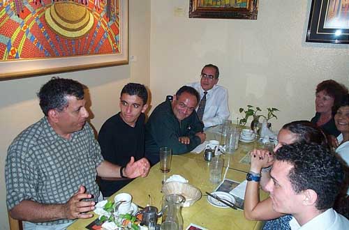 group_at_dinner02