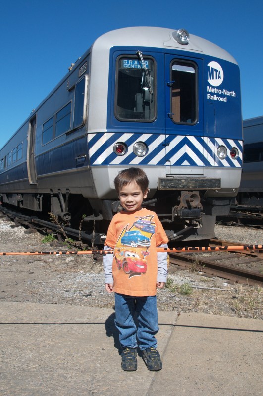 20081011-0188 Kyle and Metro-North Car