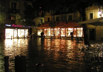 20040325-0640 Placa del Pi at night