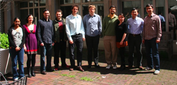 GroupPhotoZoom