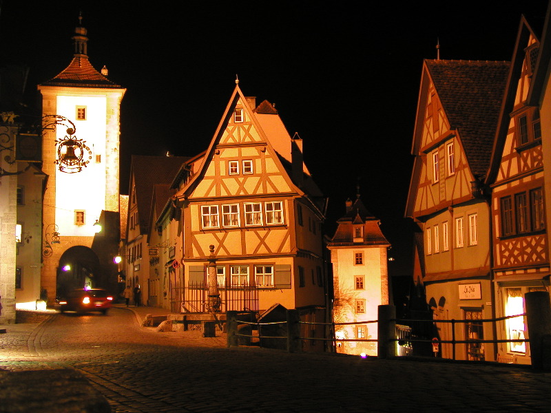 p3074904 Plonlein at night