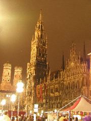 p3034825 Rathaus and Frauenkirche