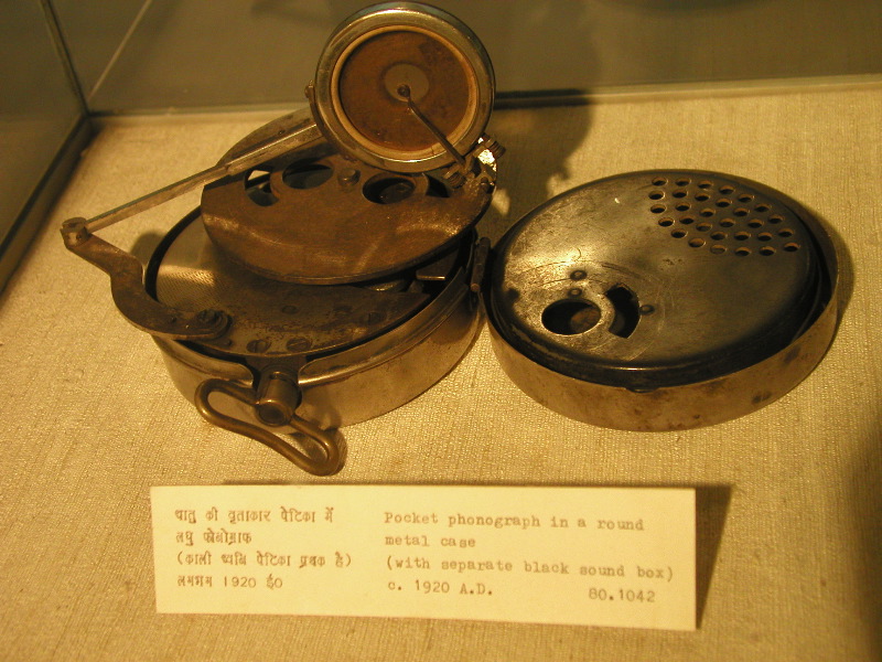 p1124621 Pocket Phonograph