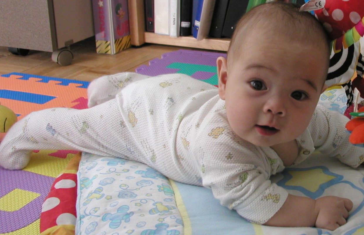 pc206772 Kyle on floor