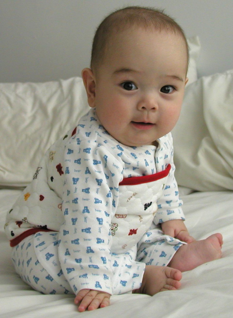 p1150280 Kyle on the bed