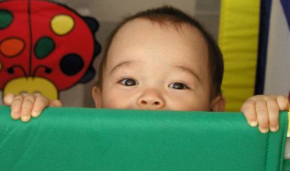 20040424-1044 Kyle imitating Kilroy