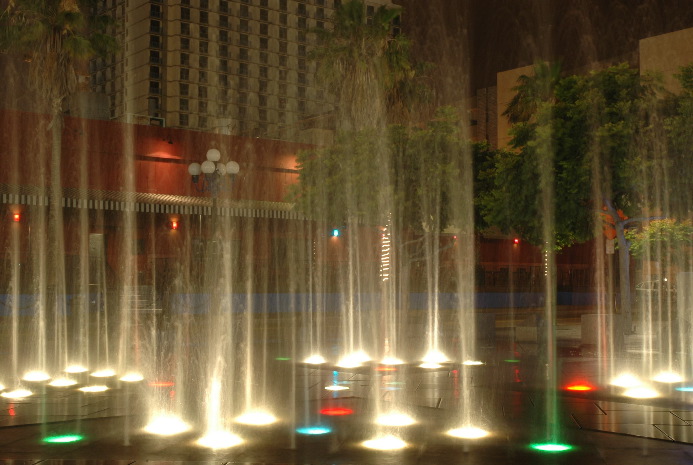 20040608-1024 Fountain